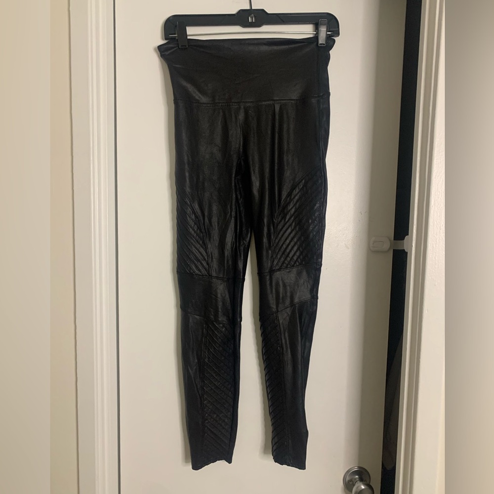 Spanx Women's Leggings Size Large Black Shiny Faux Leather 2437